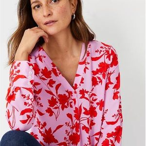 NWT ANN TAYLOR-! Valentine’s Floral Mixed Media Pleat Front Top (small) SOLD OUT